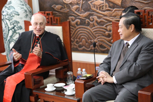Government Religious Committee Chairman receives Vatican Cardinal